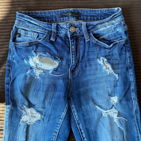 Distressed KanCan Jeans - Picture 6 of 7